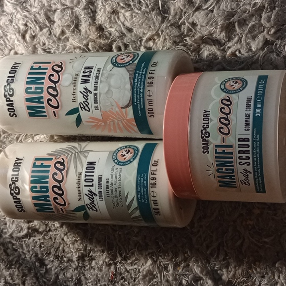 SOAP & GLORY (3) MAGNIFI-COCA LOTION SCRUB & WASH